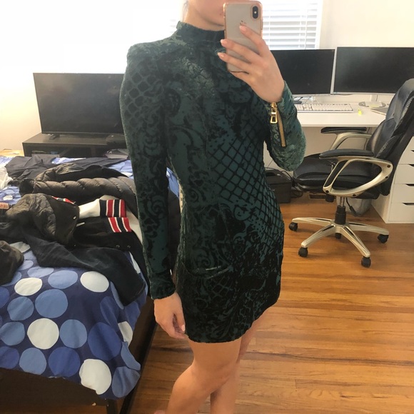 Balmain x HM Green Velvet Dress - Picture 8 of 8